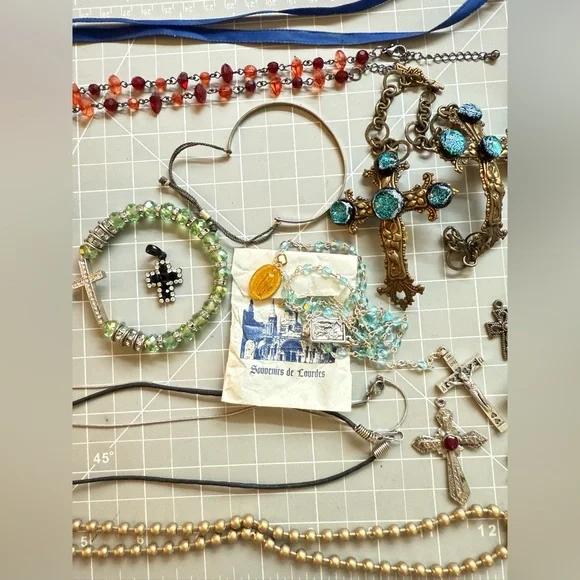 Vintage Christian Cross Jewelry Repurpose Lot - Picture 3 of 17